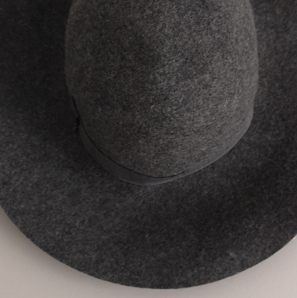 Wool hat - Picture 3 of 3